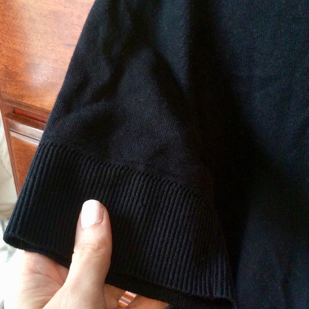LIKE NEW Everlane Black Organic Button Mockneck! - Picture 11 of 14